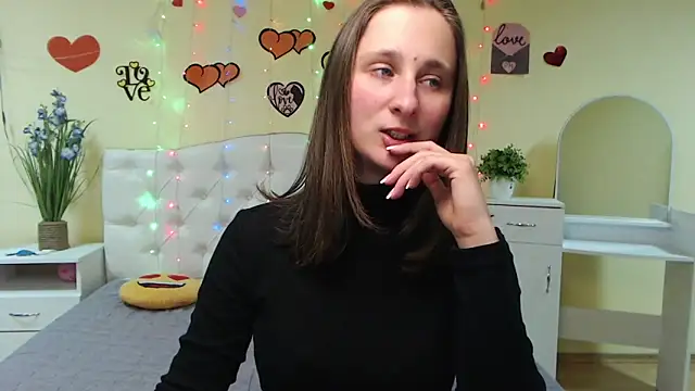 Snapshot of MichelLeee chatting on February 18, 2025, 3:43 pm MichelLeee online show from February 18, 2025, 3:43 pm
