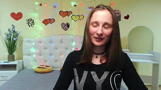 Snapshot of MichelLeee chatting on March 6, 2025, 3:13 pm MichelLeee online show from March 6, 2025, 3:13 pm