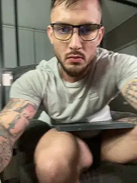 DimitriSullivan  online show from February 22, 2025, 5:23 am