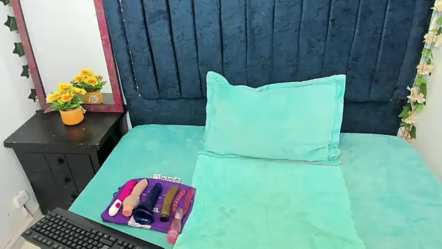 alaha evans online show from November 13, 2025, 4:44 am