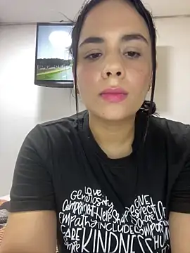 Snapshot of Leyna_Kenet chatting on November 9, 2025, 4:16 pm Leyna Kenet online show from November 9, 2025, 4:16 pm