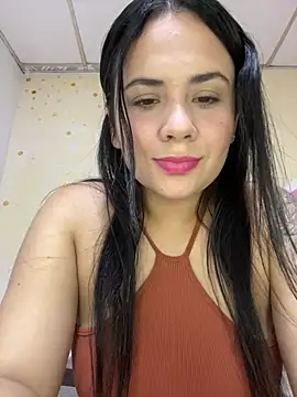 Snapshot of Leyna_Kenet chatting on May 15, 2026, 2:18 am Leyna Kenet online show from May 15, 2026, 2:18 am