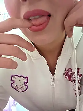 NeredaXxx online show from January 19, 2026, 8:40 am