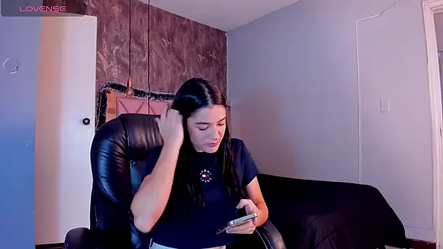 Snapshot of SKYLERWHIITEE chatting on December 12, 2024, 2:59 am SKYLERWHIITEE online show from December 12, 2024, 2:59 am