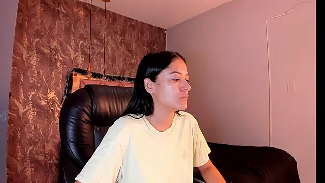 Snapshot of SKYLERWHIITEE chatting on December 19, 2024, 10:02 am SKYLERWHIITEE online show from December 19, 2024, 10:02 am