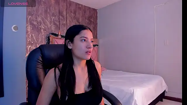 Snapshot of SKYLERWHIITEE chatting on December 29, 2024, 2:49 am SKYLERWHIITEE online show from December 29, 2024, 2:49 am