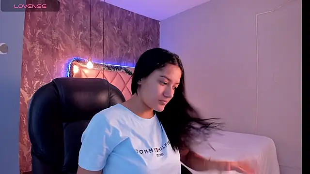 Snapshot of SKYLERWHIITEE chatting on December 30, 2024, 3:47 am SKYLERWHIITEE online show from December 30, 2024, 3:47 am