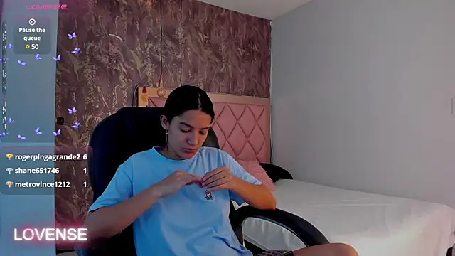 Snapshot of SKYLERWHIITEE chatting on February 20, 2025, 6:50 am SKYLERWHIITEE online show from February 20, 2025, 6:50 am