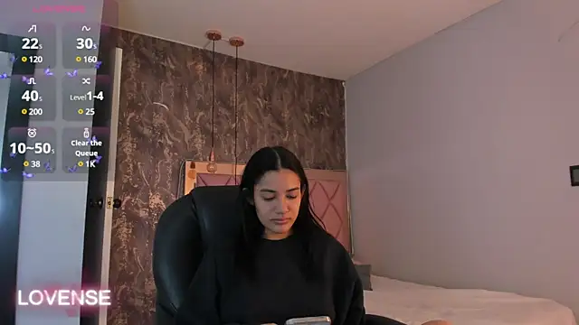 Snapshot of SKYLERWHIITEE chatting on March 16, 2025, 9:38 am SKYLERWHIITEE online show from March 16, 2025, 9:38 am