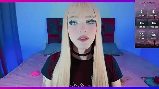 Snapshot of Kirmyy_ chatting on December 6, 2024, 12:45 am Kirmyy  online show from December 6, 2024, 12:45 am