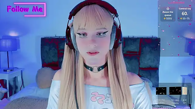 Snapshot of Kirmyy_ chatting on September 22, 2025, 9:39 pm Kirmyy  online show from September 22, 2025, 9:39 pm