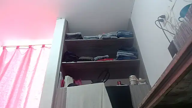 nicolle milf1978 online show from March 10, 2026, 12:10 pm