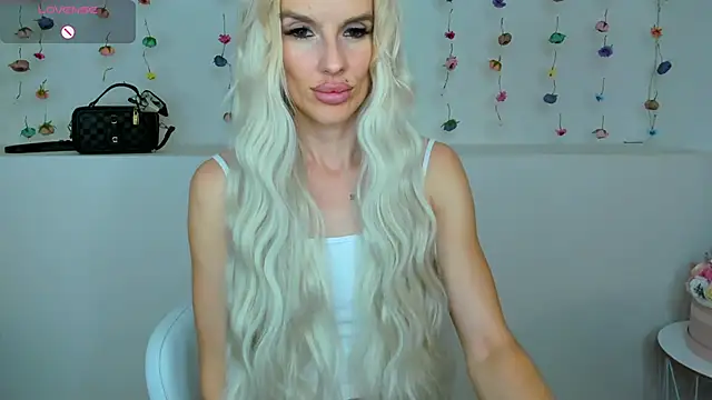 Lana kitty   online show from September 22, 2025, 10:12 pm