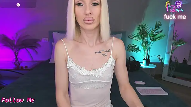 Lana kitty   online show from June 10, 2026, 1:28 am