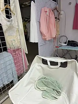 Selenaaaaa- online show from March 25, 2026, 5:13 am