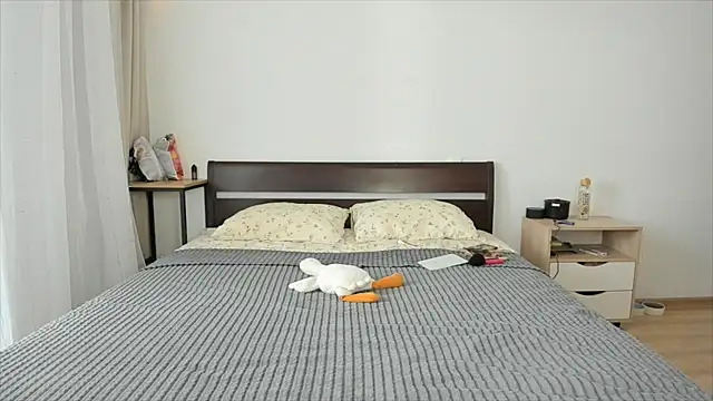 Xloe Queen online show from November 1, 2025, 9:22 am