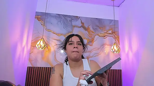 MelissaGilll online show from December 19, 2025, 7:10 pm