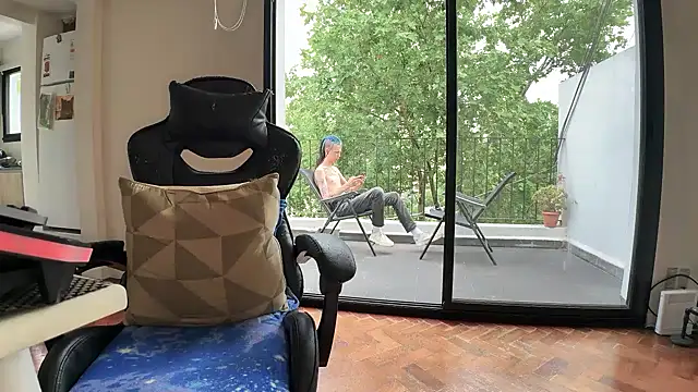 Den BlueXx online show from November 27, 2025, 6:54 pm