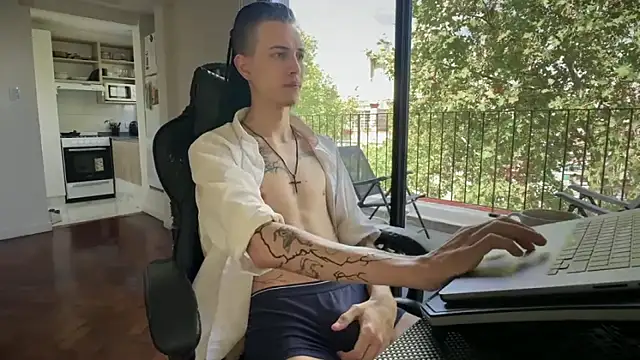 Den BlueXx online show from April 17, 2026, 4:54 pm