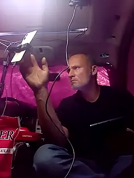 Snapshot of DatingProfile_USA_43_str8 chatting on January 31, 2025, 4:48 pm DatingProfile USA 43 str8 online show from January 31, 2025, 4:48 pm