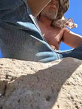 Snapshot of DatingProfile_USA_43_str8 chatting on March 8, 2025, 10:13 pm DatingProfile USA 43 str8 online show from March 8, 2025, 10:13 pm