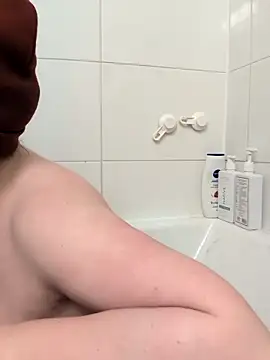 Twitchtheclownn online show from March 1, 2026, 12:01 am