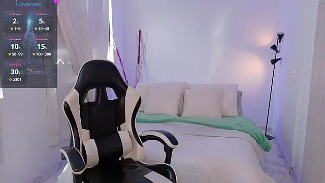 AnabelWolf online show from January 5, 2026, 5:27 pm