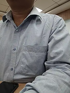 samee00721 online show from April 9, 2026, 7:14 am