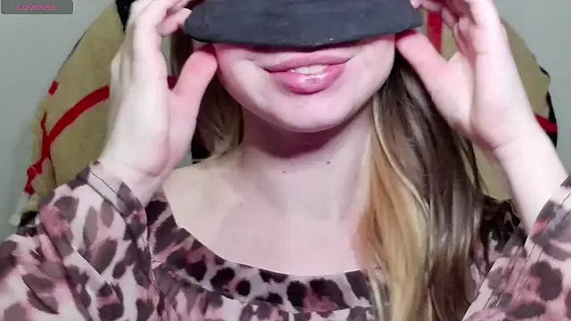 Mikki5P online show from January 18, 2025, 8:19 pm