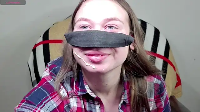 Mikki5P online show from February 21, 2025, 6:04 pm