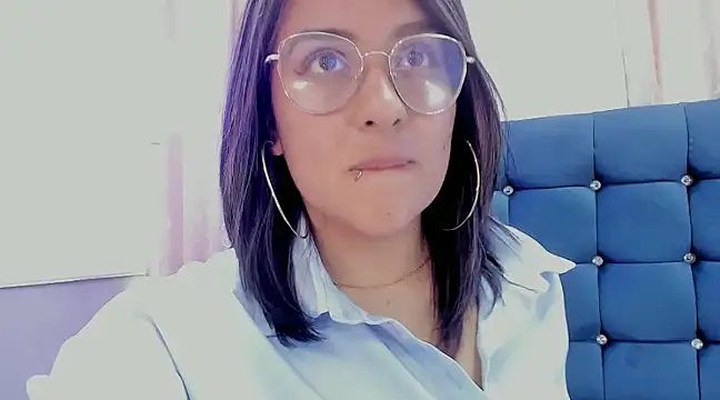 Pandoracherry online show from March 2, 2025, 2:00 pm