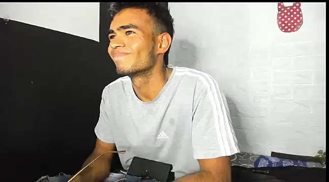 Snapshot of alessandro_2005 chatting on February 8, 2025, 9:15 pm alessandro 2005 online show from February 8, 2025, 9:15 pm