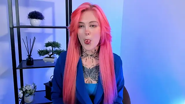 DarelleGrindle online show from December 6, 2024, 4:28 pm