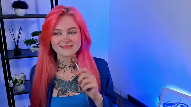 DarelleGrindle online show from December 6, 2024, 7:45 pm