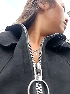 LIZ-06  online show from February 20, 2025, 4:36 pm