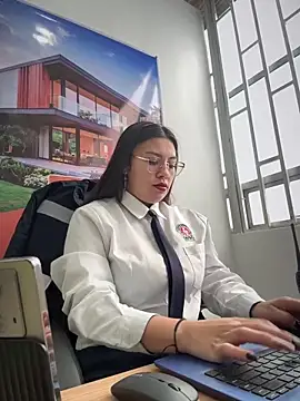 LIZ-06  online show from October 29, 2025, 12:40 pm