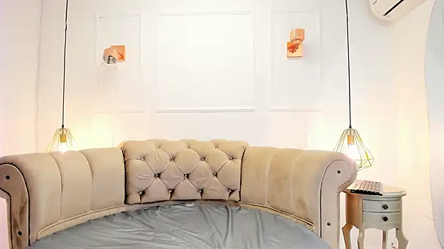 briannaduque online show from February 26, 2025, 1:08 pm