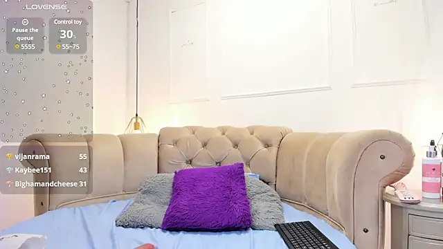 briannaduque online show from February 28, 2025, 3:37 pm