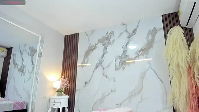 briannaduque online show from September 17, 2025, 8:21 pm