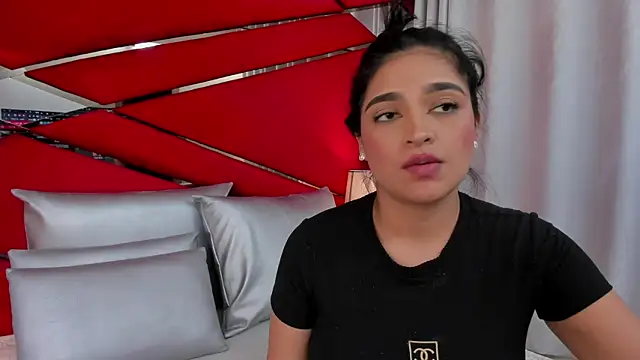 AdeleGray online show from February 3, 2025, 6:17 pm