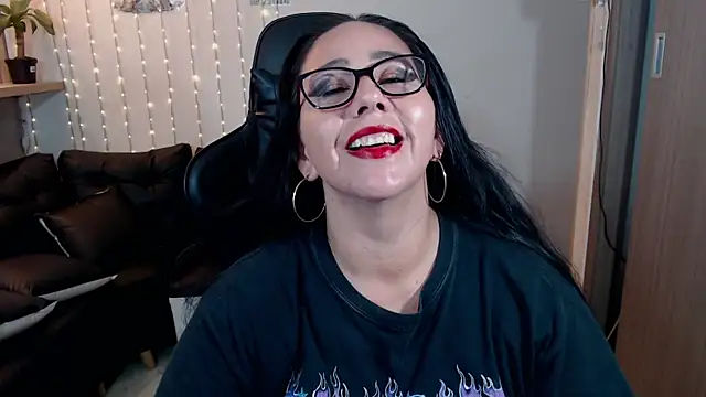 Snapshot of ashleylove_prg chatting on December 23, 2024, 10:32 am ashleylove prg online show from December 23, 2024, 10:32 am