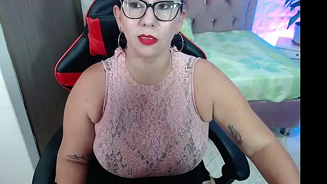 Snapshot of ashleylove_prg chatting on December 29, 2024, 6:45 am ashleylove prg online show from December 29, 2024, 6:45 am