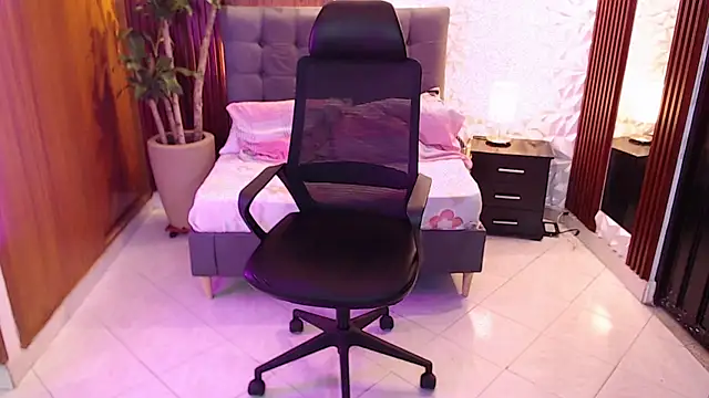 Snapshot of ashleylove_prg chatting on January 28, 2025, 7:43 am ashleylove prg online show from January 28, 2025, 7:43 am