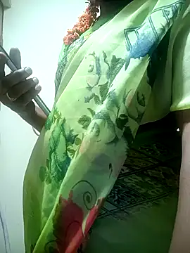 Cute-chinny online show from February 5, 2025, 2:16 pm