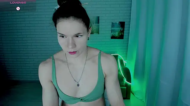 Lisa Ray online show from March 30, 2026, 2:45 am