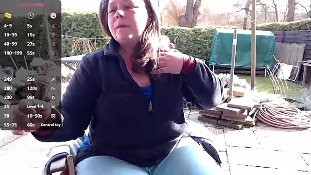 Snapshot of KasiaPrivat chatting on March 1, 2025, 1:51 pm KasiaPrivat online show from March 1, 2025, 1:51 pm