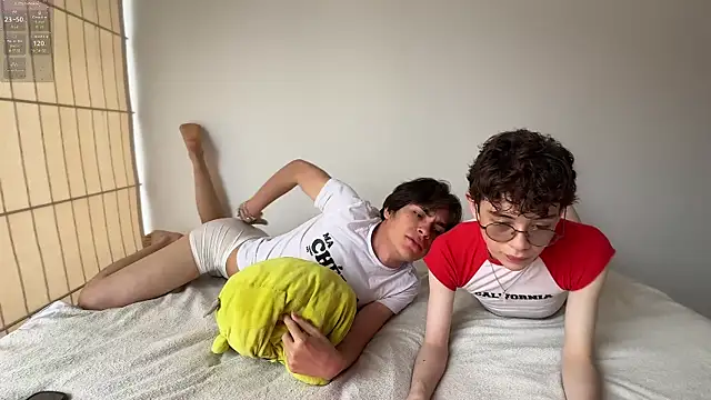 mapleg online show from October 12, 2025, 5:23 pm