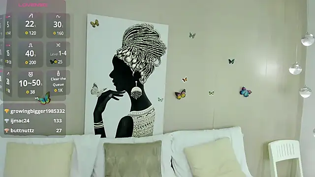 Adelesmithh online show from March 13, 2025, 2:33 pm