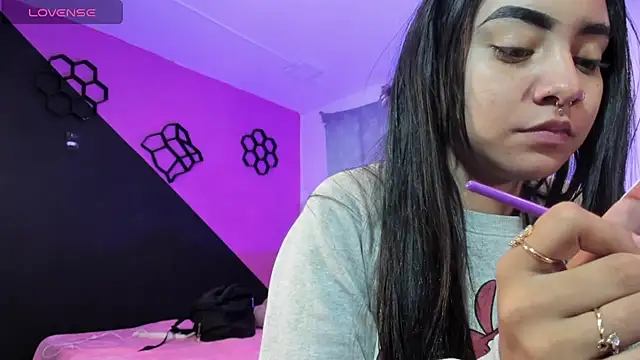 Snapshot of dakota-bright01 chatting on January 4, 2025, 1:21 pm dakota-bright01 online show from January 4, 2025, 1:21 pm