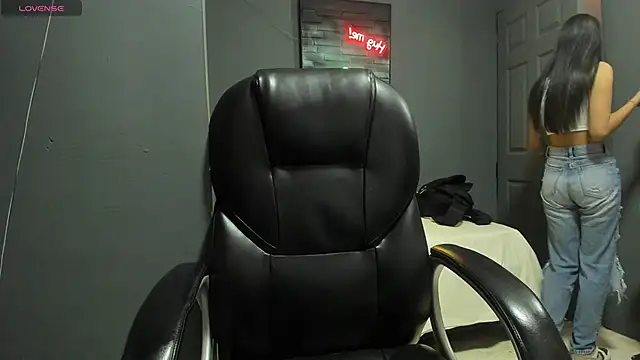 Snapshot of dakota-bright01 chatting on February 4, 2025, 12:22 pm dakota-bright01 online show from February 4, 2025, 12:22 pm